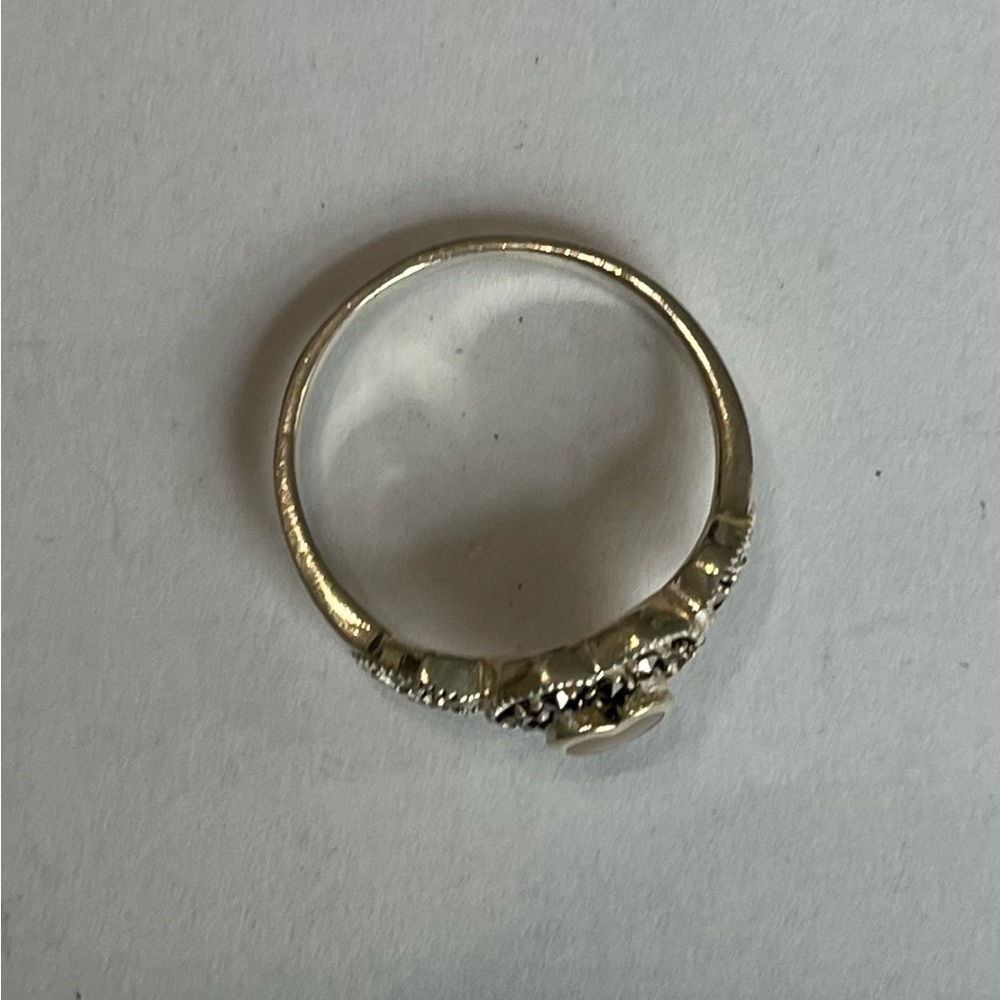 Vintage Sterling Silver Mother of Pearl Marcasite Heart Ring size 6.75 - Picture 2 of 5
